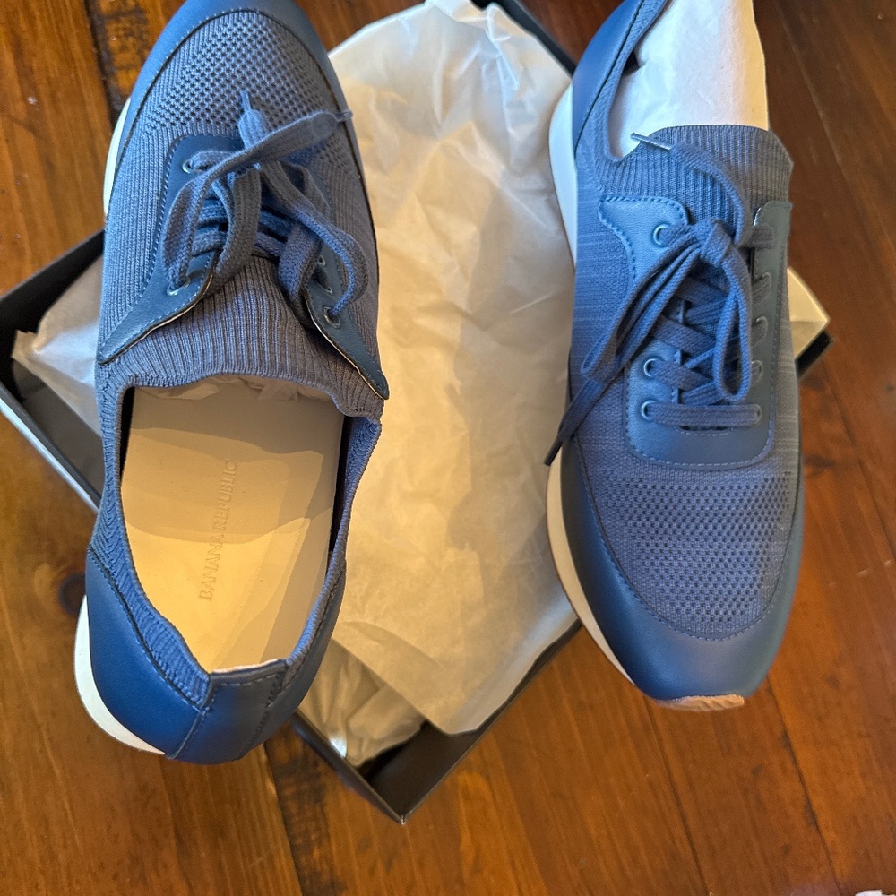 Brand new - Banana Republic Sustainable Fl shoe